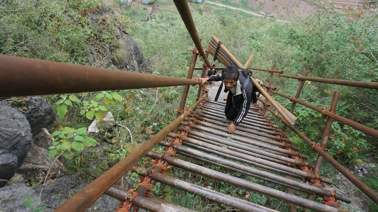悬崖村新天梯建好 未来将加大旅游开发