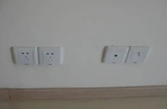 客厅插座一般需要离地多高呢？什么品牌的插座最好用？