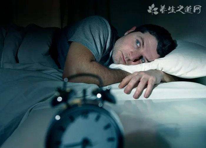 月抛隐形眼镜的危害