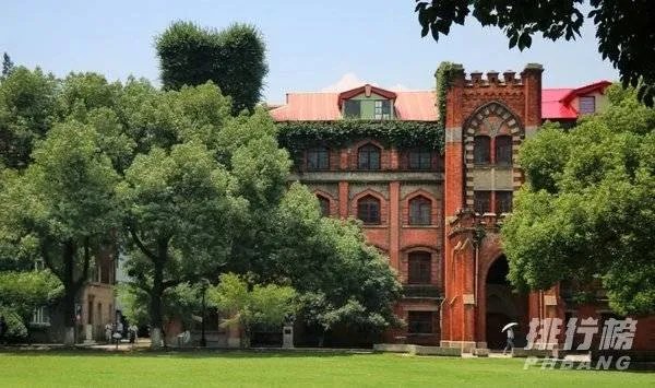 中国最美的十所大学排名_全国最美大学排名最新