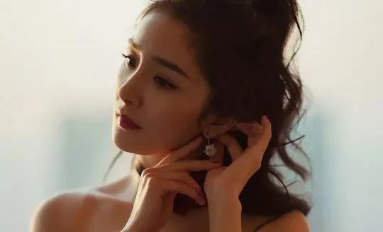 擦掉吴倩粉底,掀开杨幂刘海,黄子韬合作过哪些女演员?