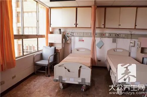 地板砖用什么擦最干净