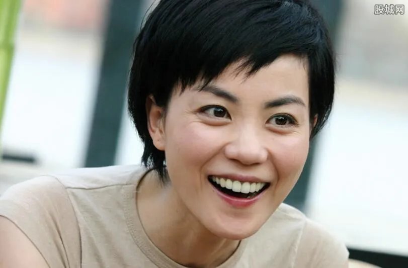 李亚鹏满足不了王菲 女强男弱终难携手到老