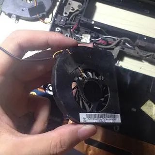 lenovo 联想 U450笔记本维护:拆机清灰、换风扇、换硅脂、换固态硬盘、换内存