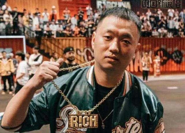 对于药水哥放话说放弃新说唱复活,你有何看法?