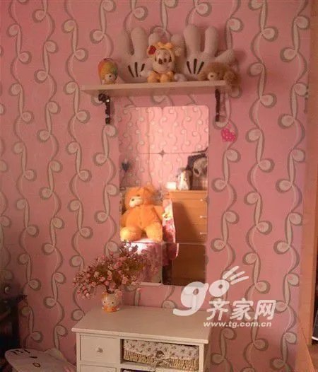 屋主2万巧手翻新 2手旧房惊变可爱小蜗居