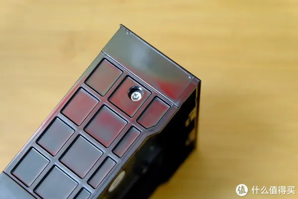 西数Elements,西数Mybooks,希捷Expansion三款移动硬盘拆解方法。