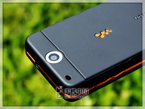 经典演绎 索尼爱立信首款下翻W350评测