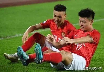 恒大处罚国脚韦世豪和杨立瑜合法吗？之前有法律专家曾举报过恒大的国八规，你怎么看？