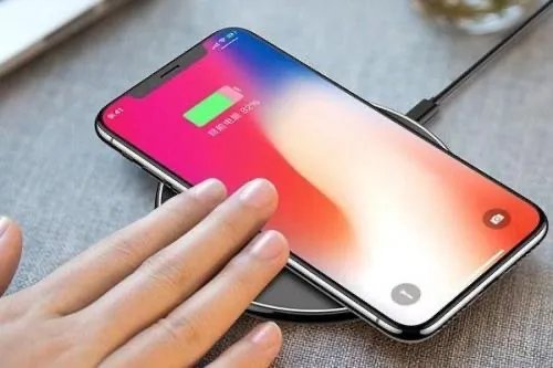 iPhone12首批货已售罄，为何人们嘴上说不买却买了？