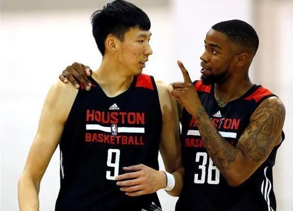 周琦首发登场毒蛇队,为何频繁被下发至NBDL?