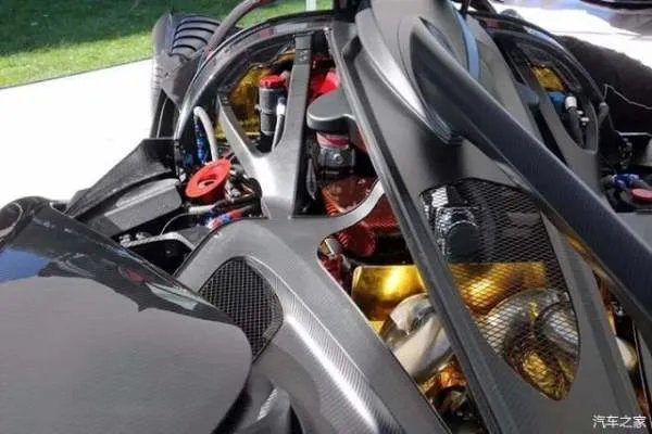来自外星的猛兽超跑 Gumpert Apollo Intensa Emozione