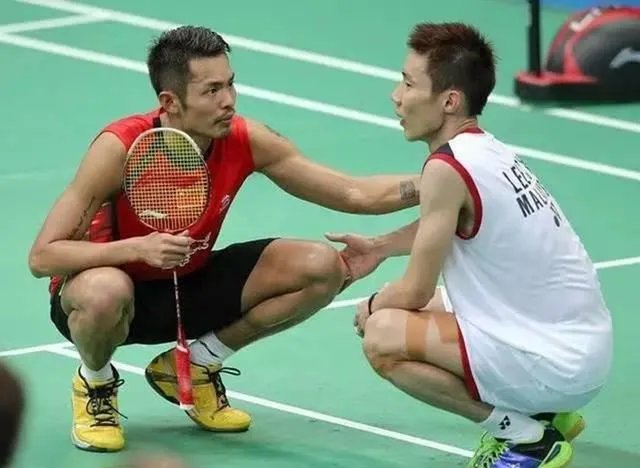 李宗伟打了4次世锦赛决赛,拿到4枚银牌,他分别输给了谁?