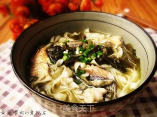 黄鱼煨面