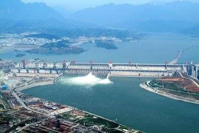 三峡大坝的结构是什么为何可抵御特大洪水?